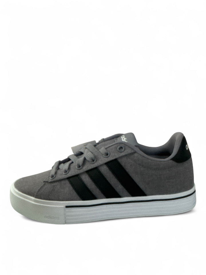 adidas Daily 4.0 sneakers in grey with black stripes and white sole, ideal for everyday comfort and style.