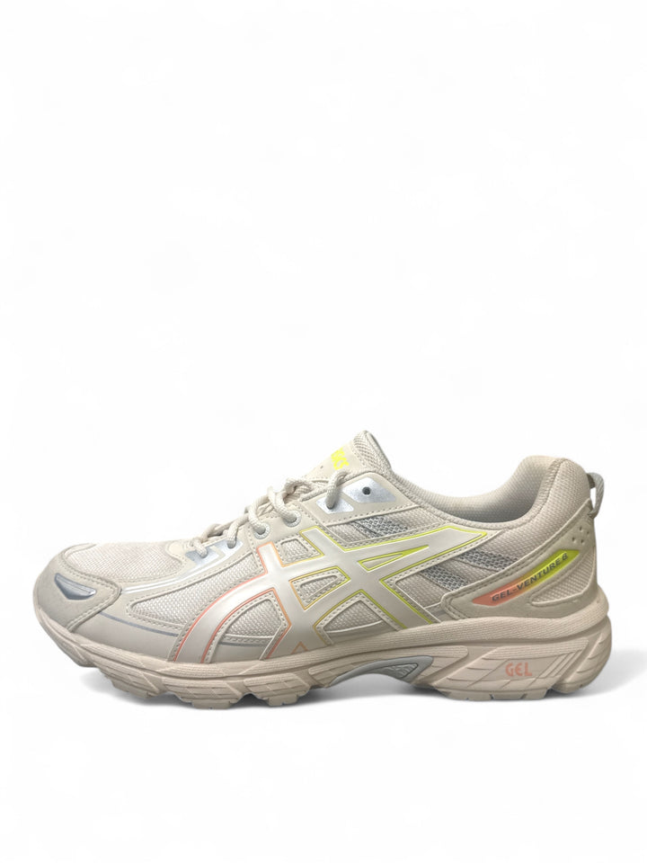 ASICS Gel-Venture 6 trail running shoes in light tan with reflective accents on a white background.